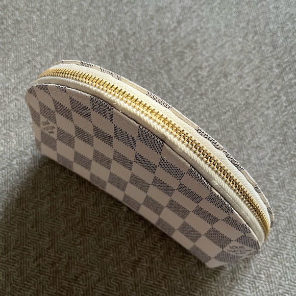 Designer-like make up bag. - Picture 2 of 5